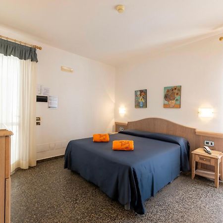 Hotel Thàlas Club Torre dell'Orso Esterno foto
