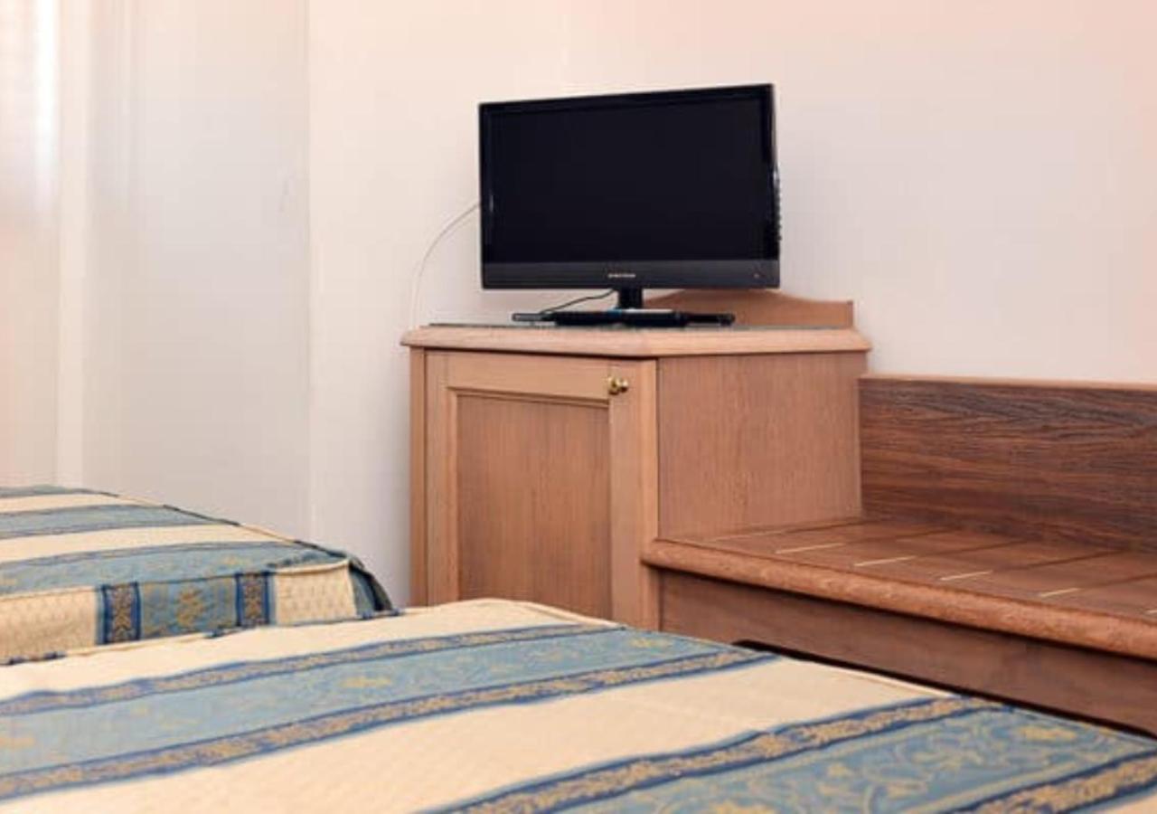 Hotel Thàlas Club Torre dell'Orso Esterno foto