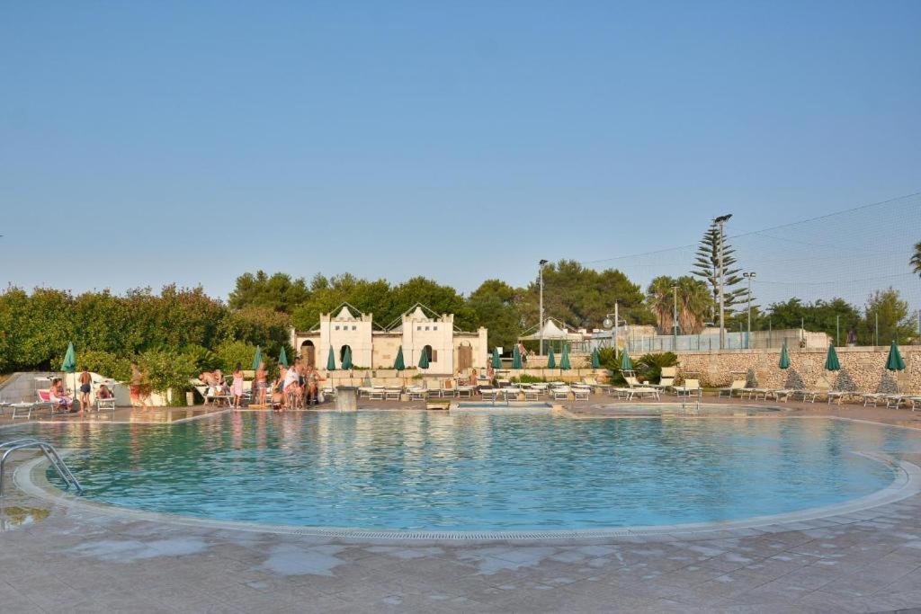 Hotel Thàlas Club Torre dell'Orso Esterno foto