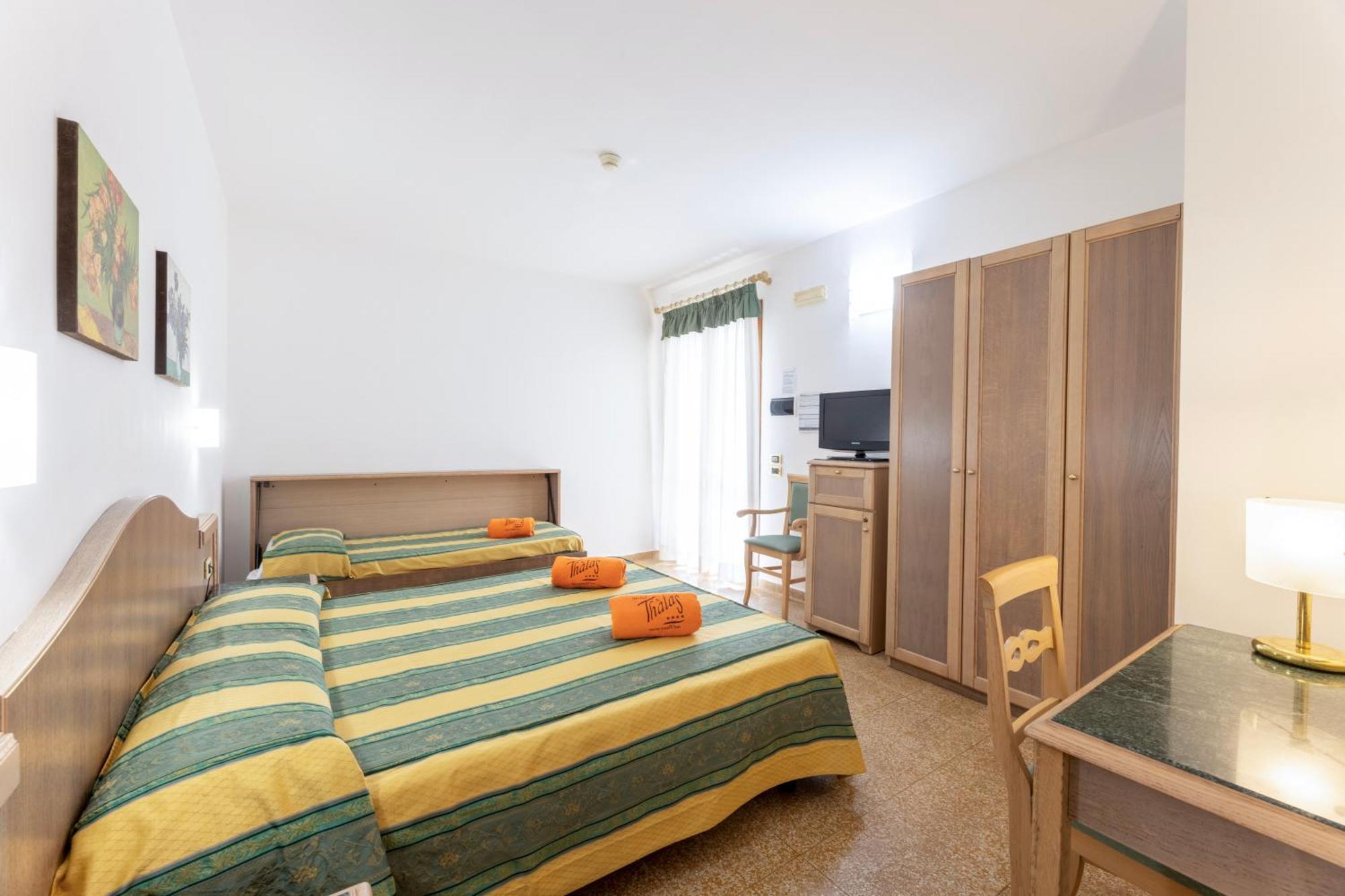 Hotel Thàlas Club Torre dell'Orso Esterno foto