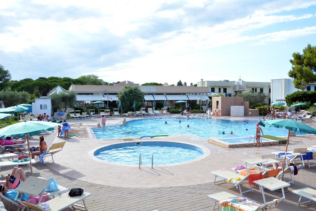 Hotel Thàlas Club Torre dell'Orso Esterno foto