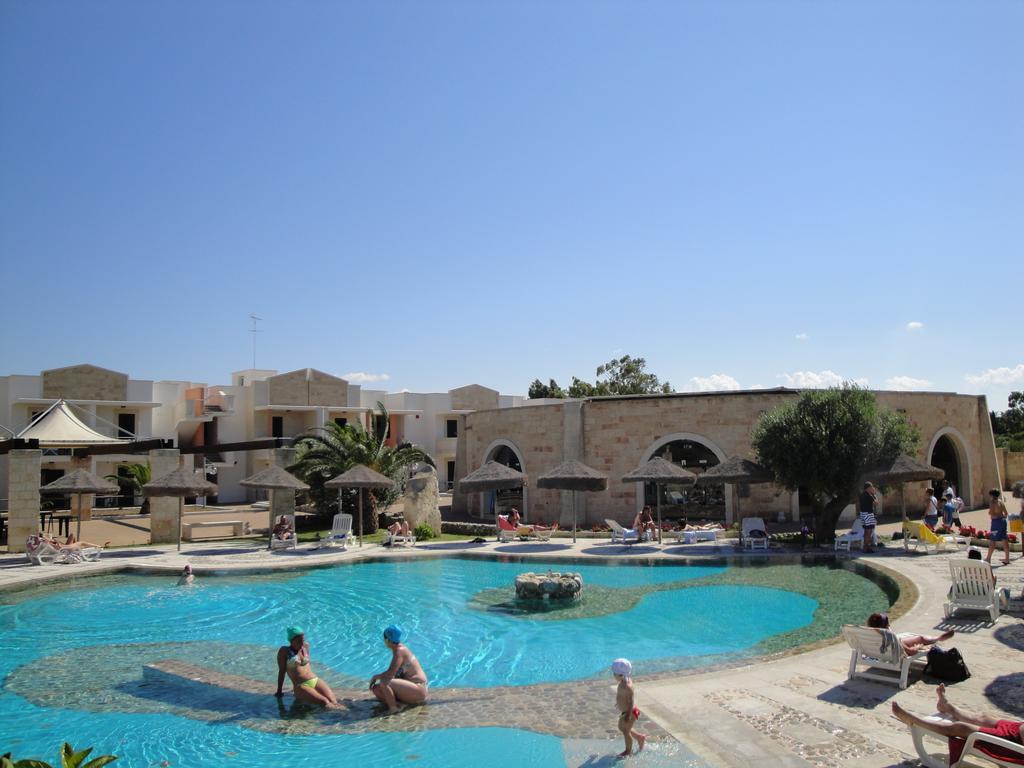 Hotel Thàlas Club Torre dell'Orso Esterno foto